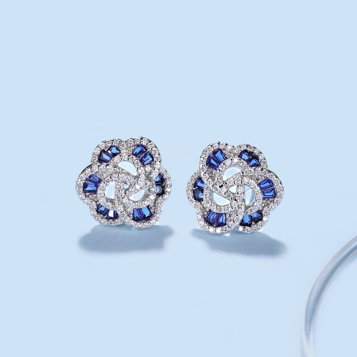 [AuraEcho]Exquisite Flower Shape Daily Earrings