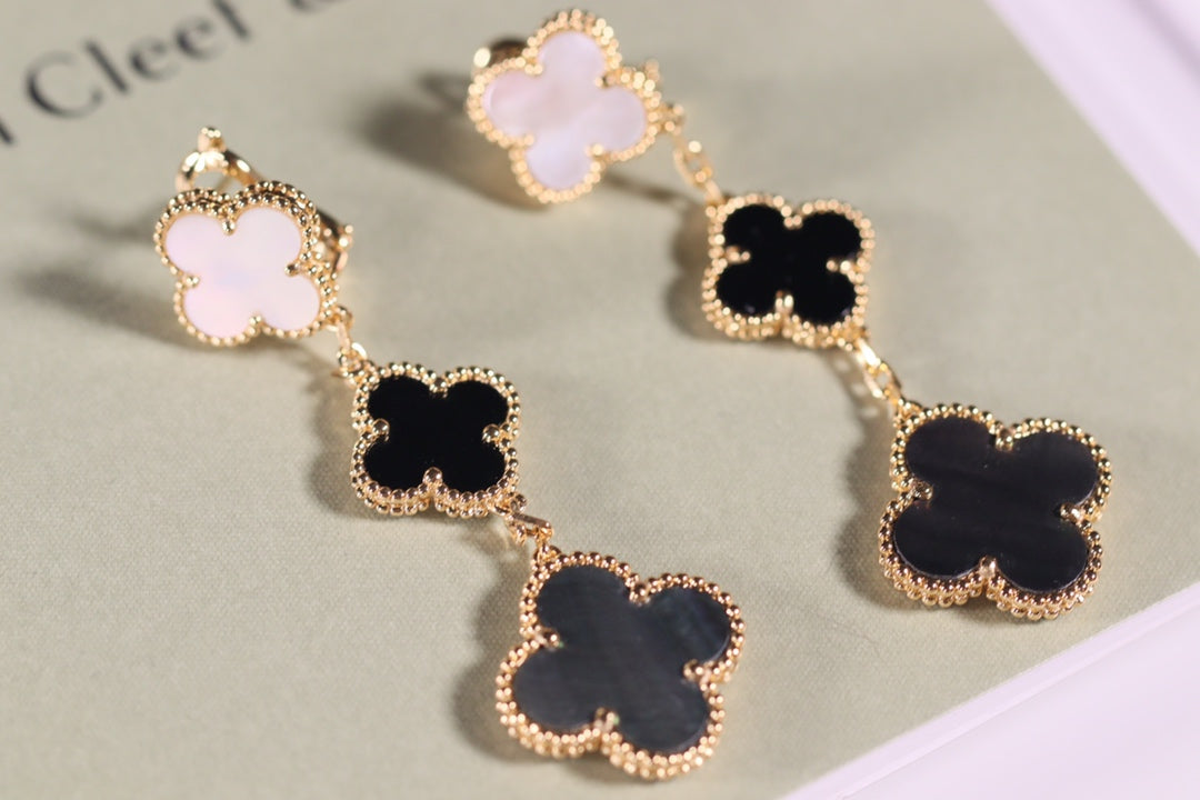 [AuraEcho]CLOVER EARRINGS GOLD ONYX MOP 3 MOTIF