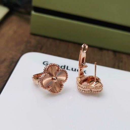 [AuraEcho]CLOVER MEDIUM STUD EARRINGS