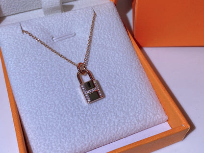 [AuraEcho]HM ADVANCED NICHE LOCK HEAD NECKLACE DIAMONDS